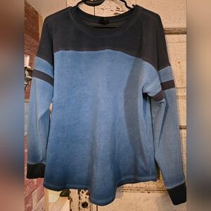 Womens TORRID sweater sz. Large EUC!